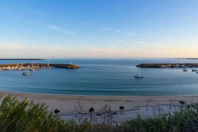 Imagem que mostra a praia 